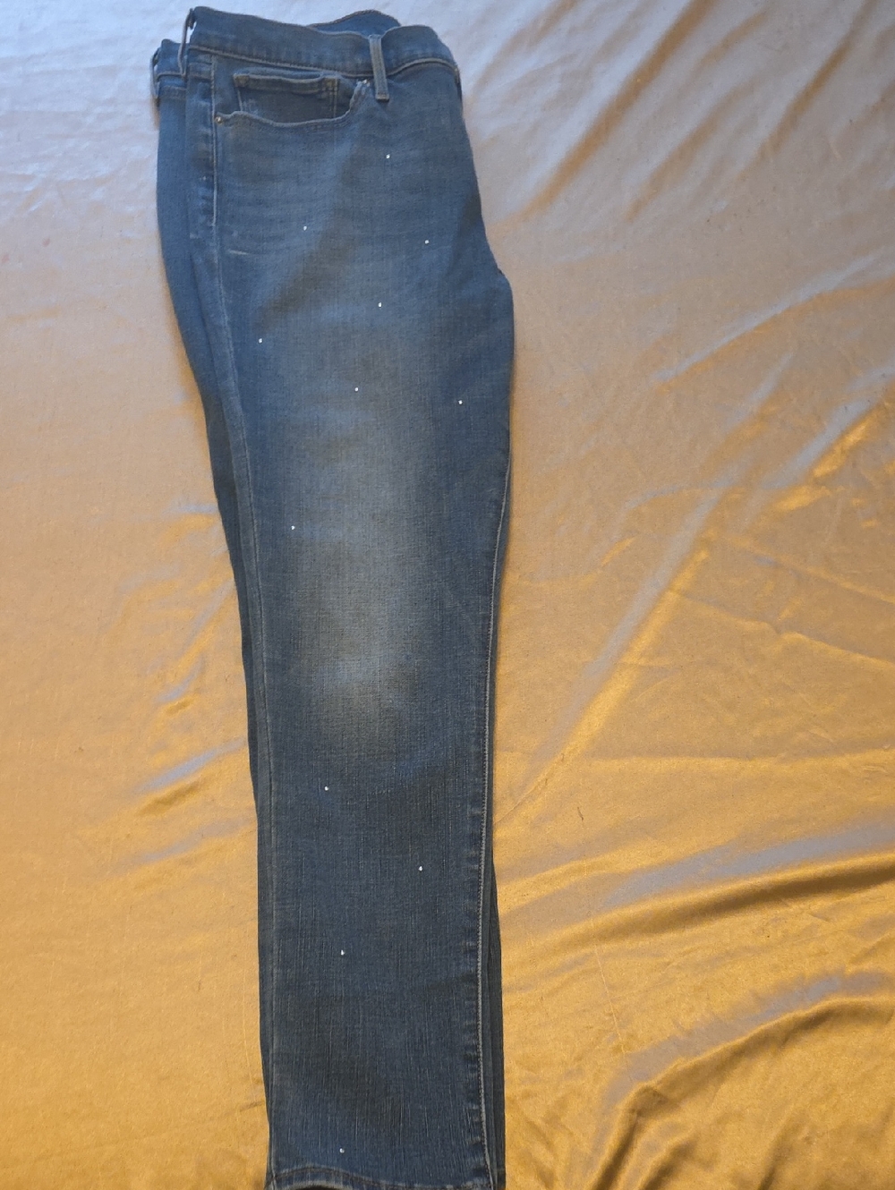 Levi's Women's Dark Blue Skinny Jeans with Subtle Paint Speckle